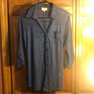 Size M Jean like appearance mesh button blouse